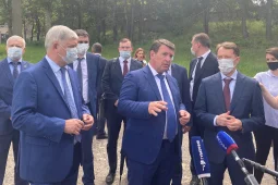 Вице-спикер Госдумы и воронежский губернатор проверили правобережные очистные сооружения