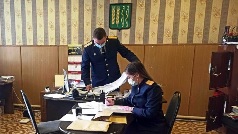 Главу поселения под Воронежем заподозрили в незаконном получении 0,9 га земли