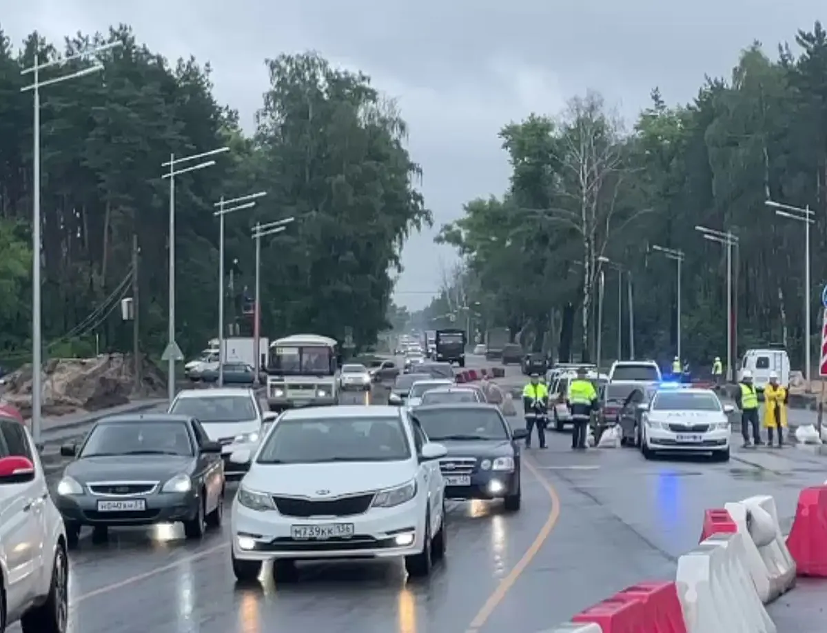 В Воронеже с 27 июня грузовикам запретили въезд на кольцо на пересечении  Минской и Остужева