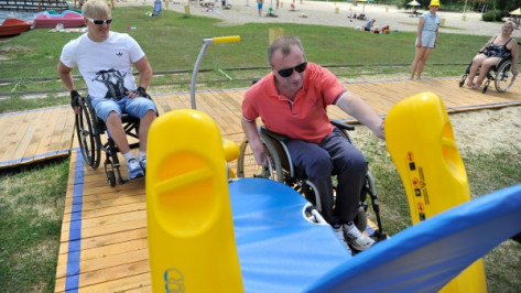 В Воронеже запустили низкопольный автобус к пляжу для инвалидов