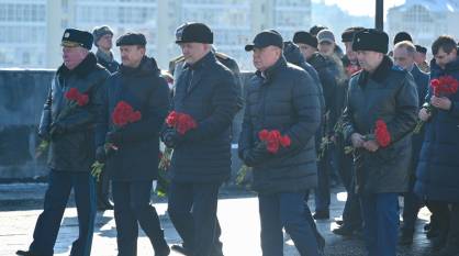 Губернатор Воронежской области Александр Гусев почтил память защитников Родины