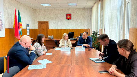 Министр внутренней политики Воронежской области Елена Дерганова провела прием граждан в Семилукском районе