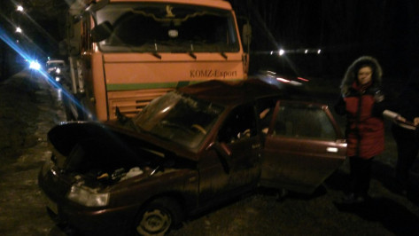 Водитель «десятки» погиб в ДТП с бетономешалкой в Воронеже