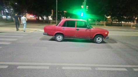 В Воронеже ВАЗ-2107 сбил 15-летнего подростка на пешеходном переходе