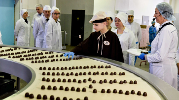 «Я увидел, как делают сладости!» Воронежский губернатор исполнил мечту 12-летнего мальчика из Калача