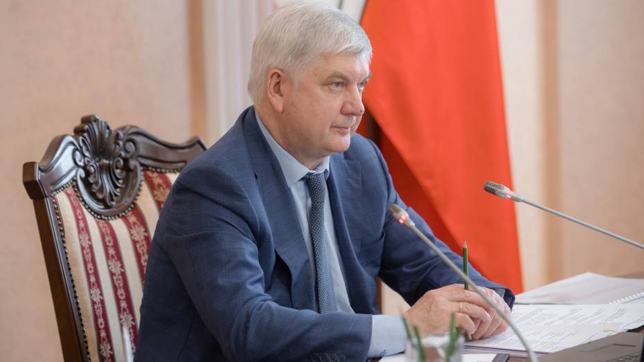 Воронежский губернатор поручил усилить работу по льготному обеспечению ветеранов лекарствами
