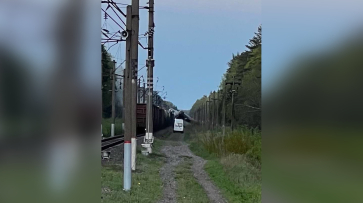 В Брянской области из-за подрыва путей сошел с рельсов грузовой поезд