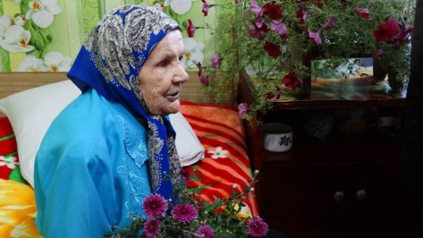«Грустить не давала работа». 100-летняя жительница Воронежской области – о нелегком труде в годы войны