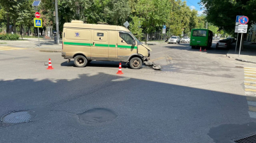 В Воронеже 56-летняя пассажирка автобуса пострадала в ДТП с машиной инкассаторов
