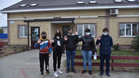 Многодетной семье дали новую 2-этажную квартиру в таунхаусе под Воронежем 