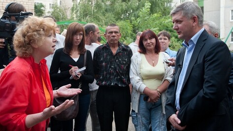 Вице-губернатор Александр Гусев встретился с жителями Коминтерновского района