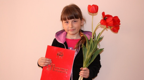 Богучарская второклассница тушила огонь вместе с пожарными