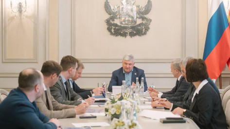 Воронежский губернатор провел заседание Совета по содействию в развитии Ассоциации ФК «Факел»