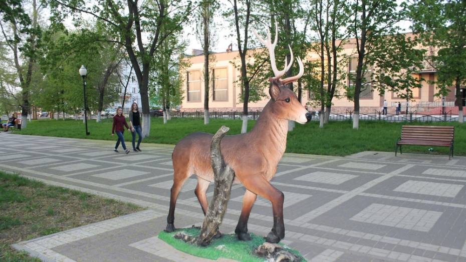 В Борисоглебске вандалы повредили декоративную фигуру