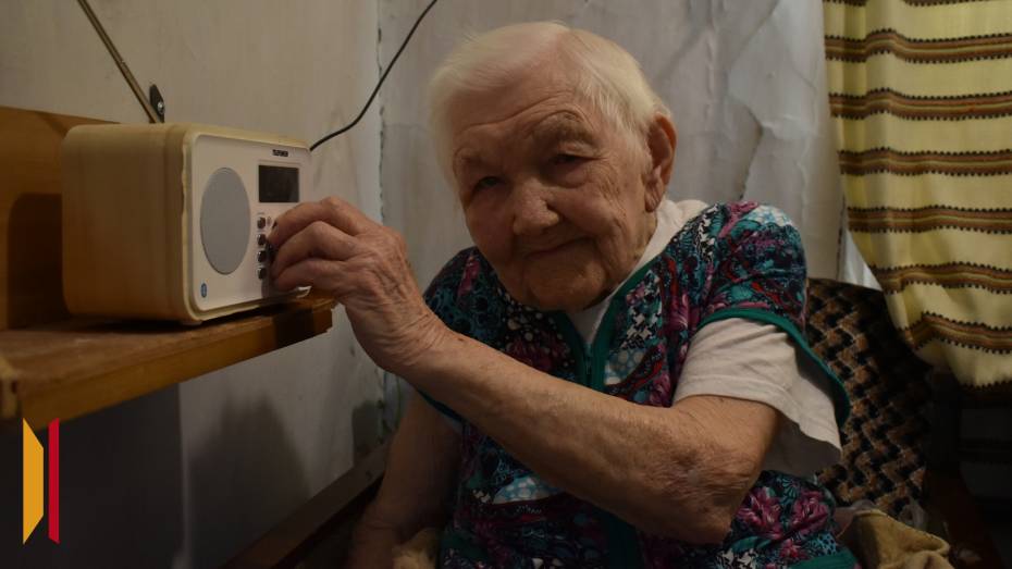 «Чтобы голова была светлая, нужно учить стихи». Жительница Воронежской области Валентина Соломахина отметила столетний юбилей