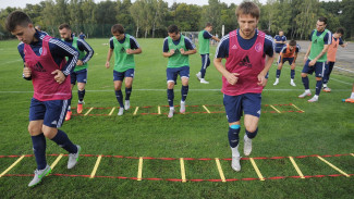 Воронежские болельщики настроили игроков «Факела» на матч с «Соколом»