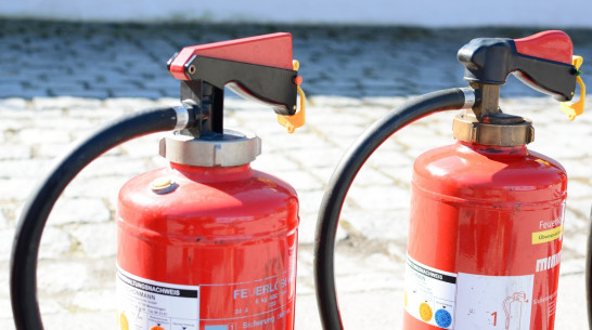 Восемь школ Воронежской области уличили в нарушении правил пожарной безопасности