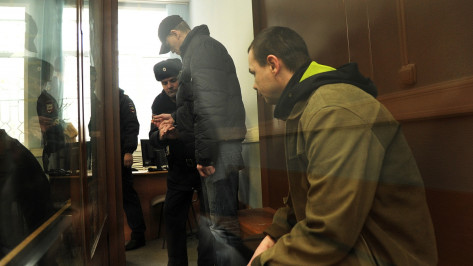 Воронежский облсуд приговорил убивших таксиста рецидивистов к 20 годам тюрьмы