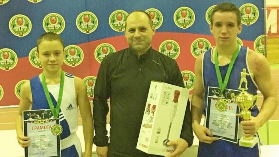 Грибановские боксеры завоевали «золото» и «серебро» на первенстве Липецка