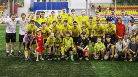 Борисоглебские футболисты поедут на матч Кубка России со своей командой болельщиков