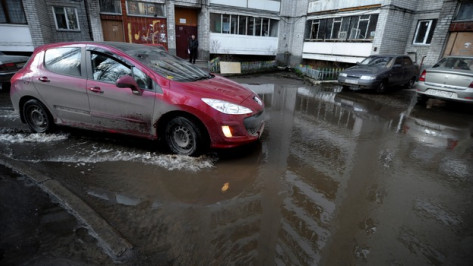 Из-за коммунальной аварии в Северном районе Воронежа несколько домов остались без воды