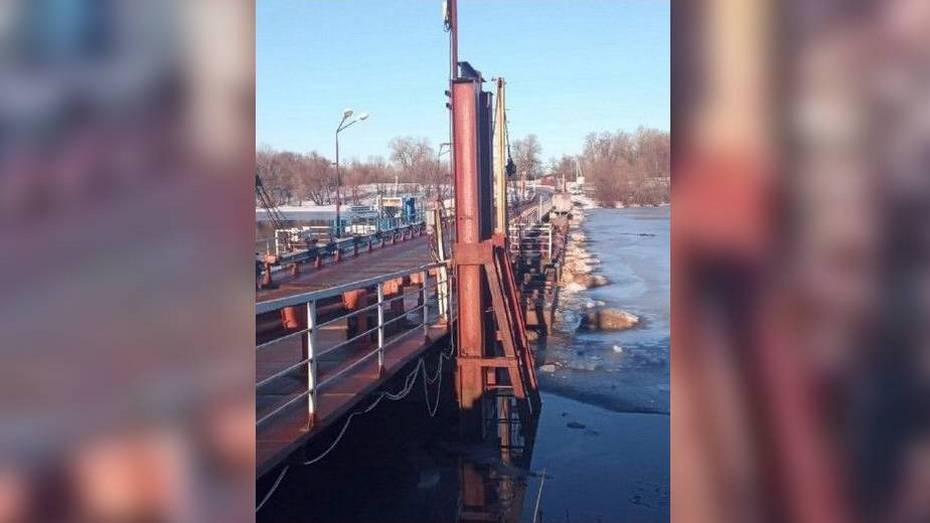 В Верхнемамонском районе Воронежской области закрыли движение по понтонному мосту из-за ледохода