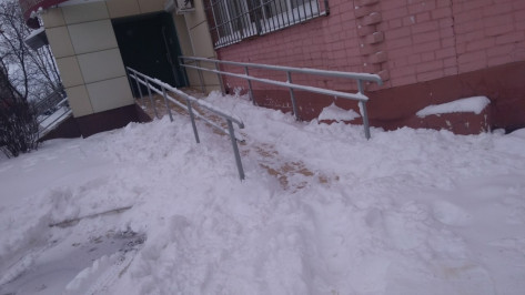 В Воронеже администрация детской стоматологии извинилась за скользкий пандус