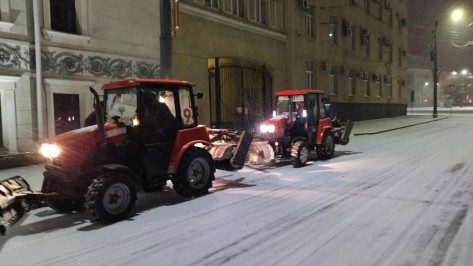 Мэрия Воронежа: уборка улиц от снега началась в 4:00