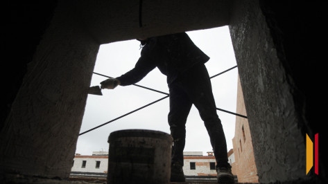 В Воронеже экс-замначальника УФСИН привлекал подчиненных к стройке и ремонту в своем доме