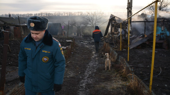 Чиновников накажут за халатность из-за гибели детей на пожаре под Россошью