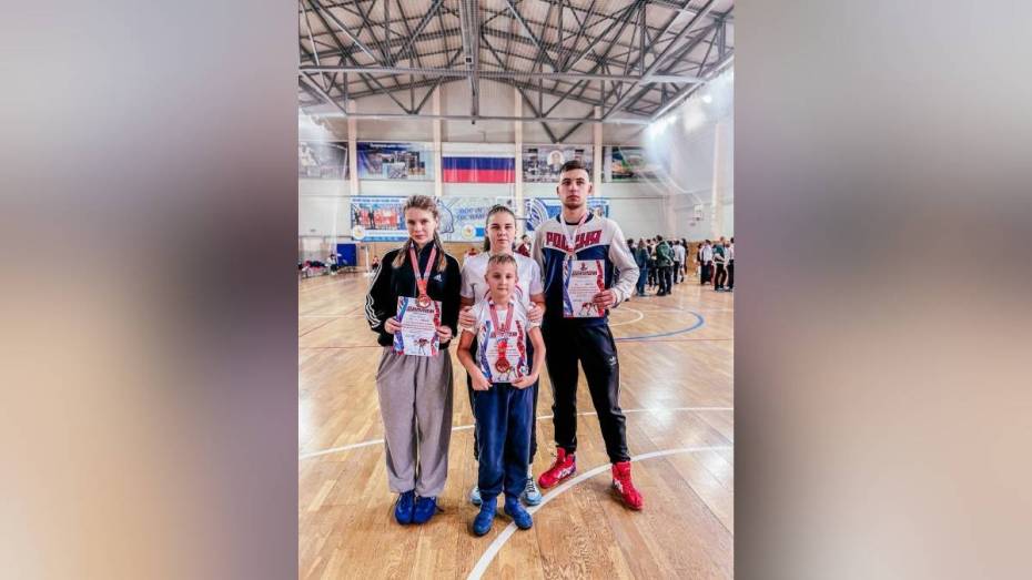 Борисоглебцы взяли 4 медали на областном турнире по вольной борьбе