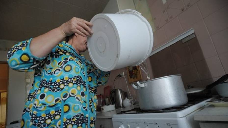 Жители Северного микрорайона Воронежа лишились воды из-за коммунальной аварии
