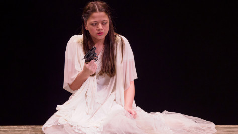 Достоевский по-бразильски: с экспрессией и латиноамериканским колоритом в Воронеже показали спектакль «Кроткая»