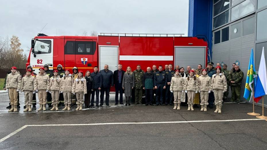 Пожарные новоусманского поселка Шуберское получили новый автомобиль МАЗ