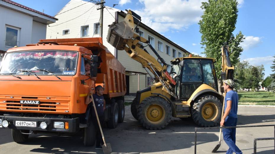 В Кантемировке на ремонт тротуаров на центральной улице направили около 2 млн рублей