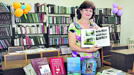 Никитинская библиотека подарила панинским читателям книги о Воронеже