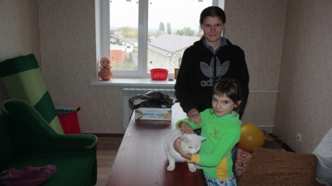 В Ольховатском районе жильцы ветхих домов получили новые квартиры