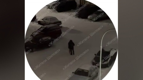 В Воронежском микрорайоне Шилово неизвестные ночью под окнами многоэтажек взрывали петарды