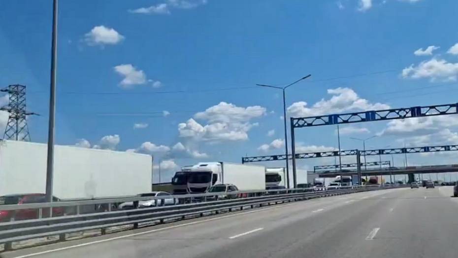 Пробка на выезде из Воронежа растянулась на 5 км