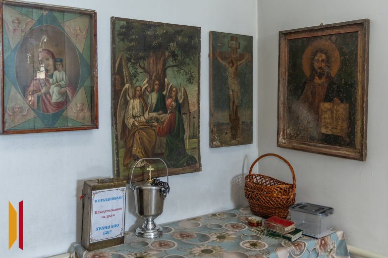 Успенский храм в Красном Логу
