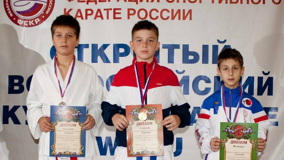 Семилукские каратисты завоевали девять медалей