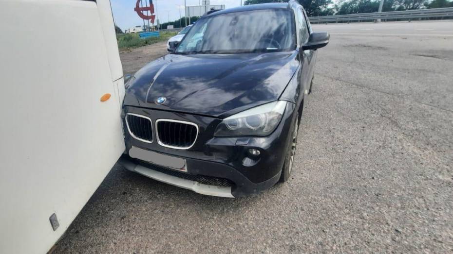 В Воронежской области 72-летний водитель BMW погиб при столкновении с автобусом