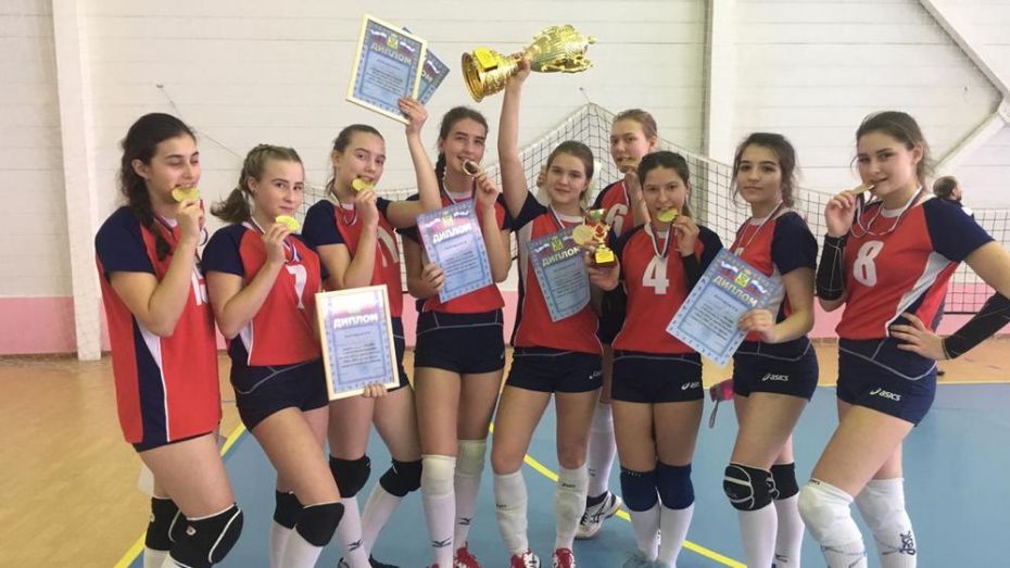 Борисоглебские спортсменки победили на межрегиональном турнире по волейболу