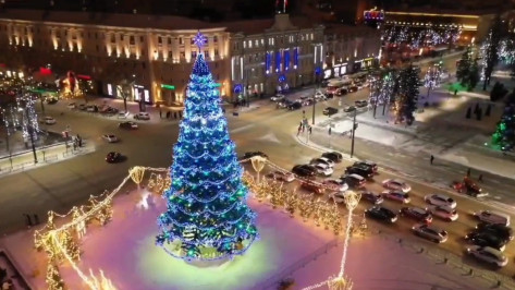Главная площадь Воронежа готова к встрече Нового года