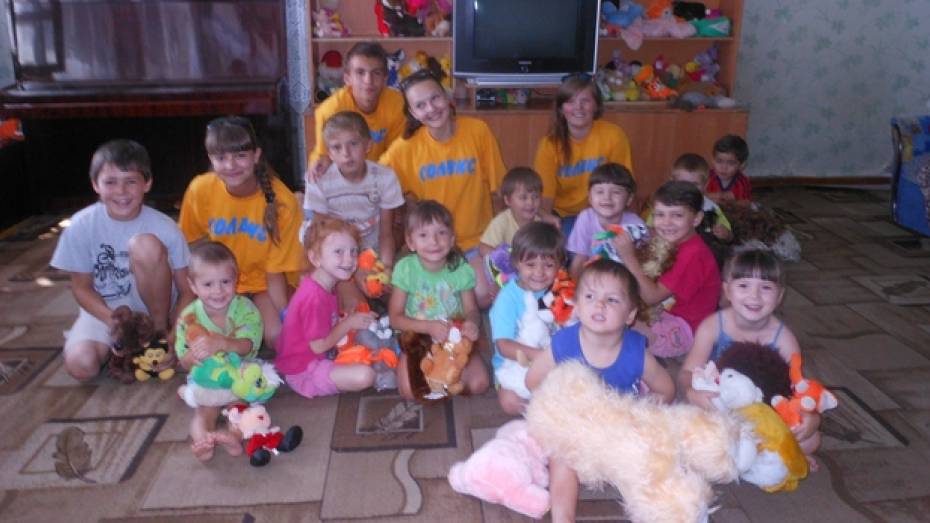 В Новохоперске школьные лидеры собрали игрушки для детей