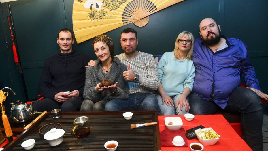 «За мной ходили с ведром хлорки». Воронежцы с ВИЧ ответили на неудобные вопросы