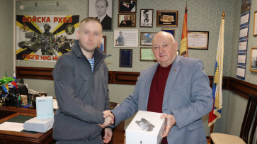 Лискинцы передали участникам спецоперации 8 раций и квадрокоптер