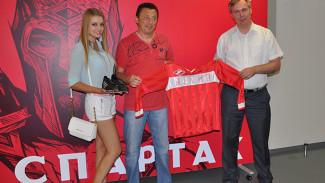 Валерий Шмаров перевез чемпионские бутсы из Воронежа в Москву