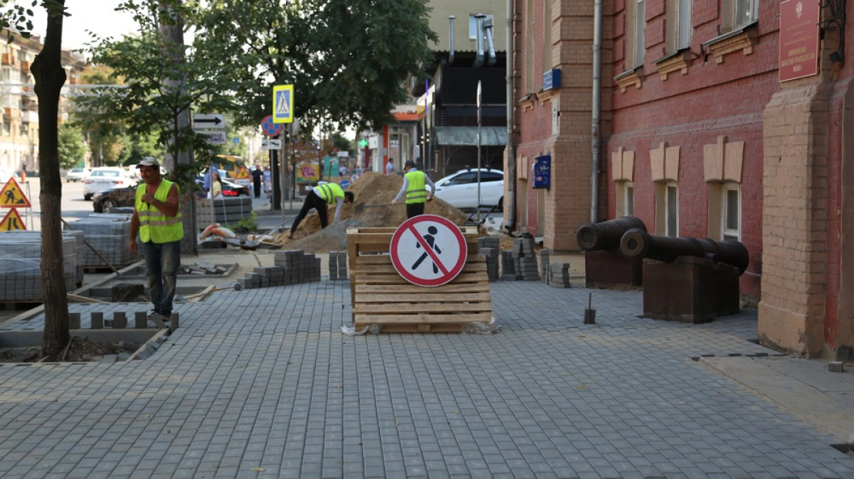 Тротуар воронеж. Воронеж пешеходная улица. Воронеж тротуар. Воронеж пешеходная дорожка. Тротуары г. Воронеж.