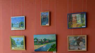 В Павловске открылась выставка картин «Родной земли многоголосье»